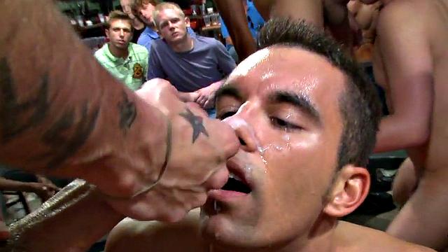 Real party amateurs fucking the strippers