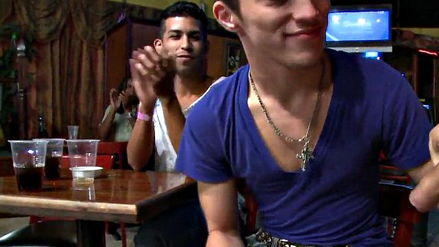 Real party amateurs fucking the strippers