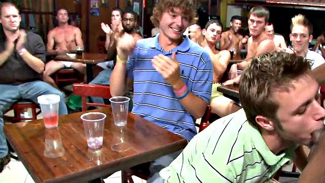 Real party amateurs fucking the strippers