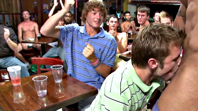 Real party amateurs fucking the strippers