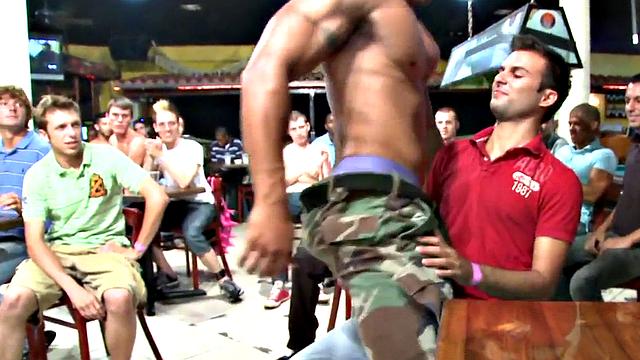 Real party amateurs fucking the strippers