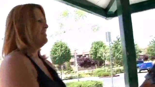 Brunette Plumper Leighann Gets Treat