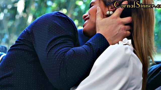 Deepthroating babe fucked in 3way with tattooed BFF