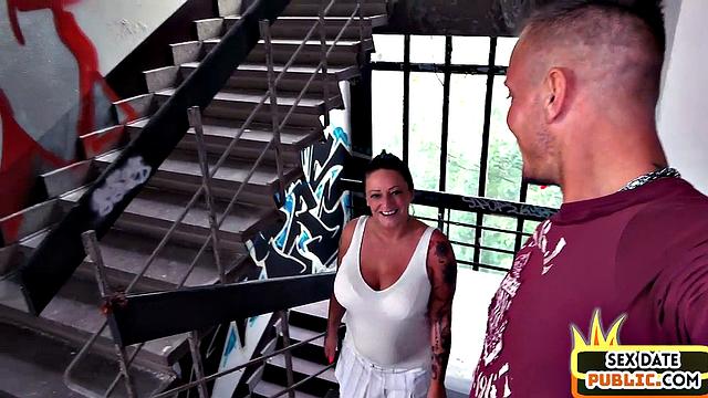 Outdoor public plumber MILF fucked and pussylicked