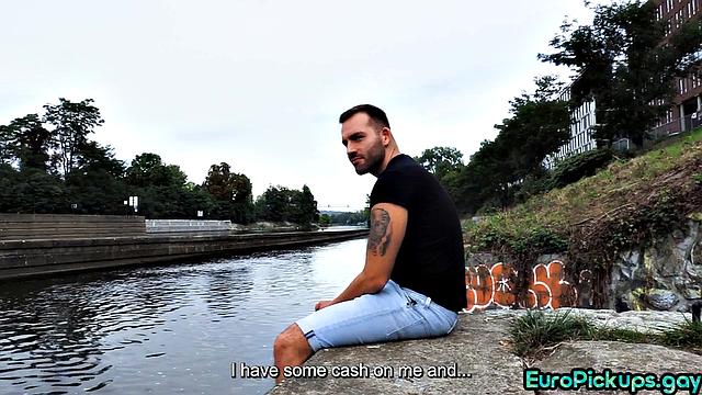 Picked up hunk gives blowjob