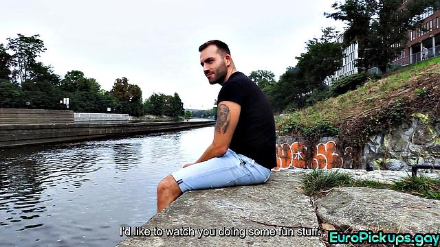 Picked up hunk gives blowjob