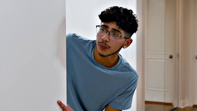 MOMMY'S BOY - MILF Sadie Summers Invites Teen To Use Clit Vibrator On Her