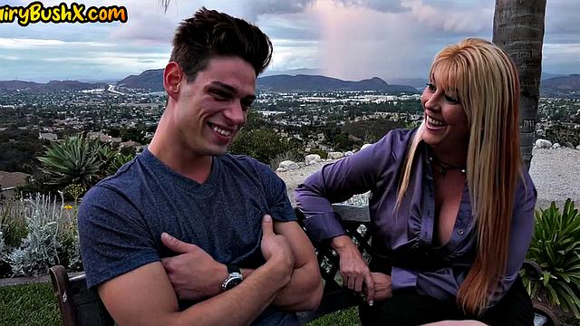 Curvy cougar MILF smashed in her hairy muff