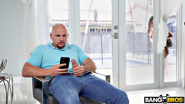 Kira Perez Fucks Stepdad