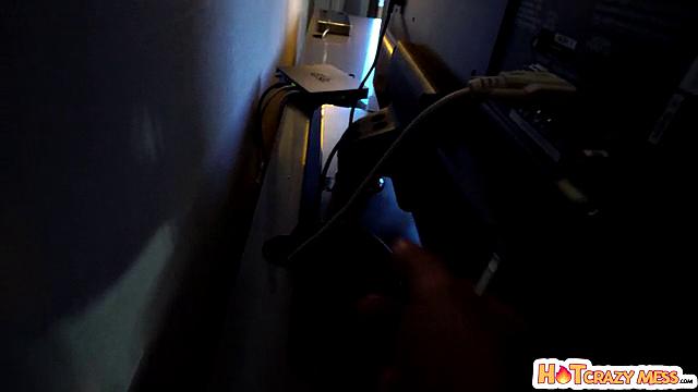 In home hookup - S6:E2