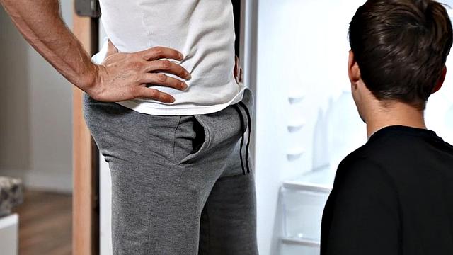 Straght jock fucks skinny twink after BJ in the kitchen