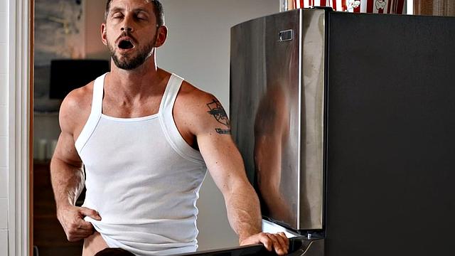 Straght jock fucks skinny twink after BJ in the kitchen