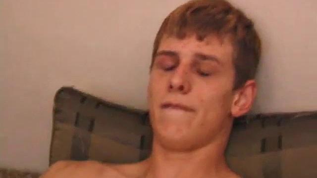 not only does Skylerr look good on camera, this rising star isn't shy at all. a few quick tugs at his and this boy is pointing skyward and servicing his tight crack with his fingers.