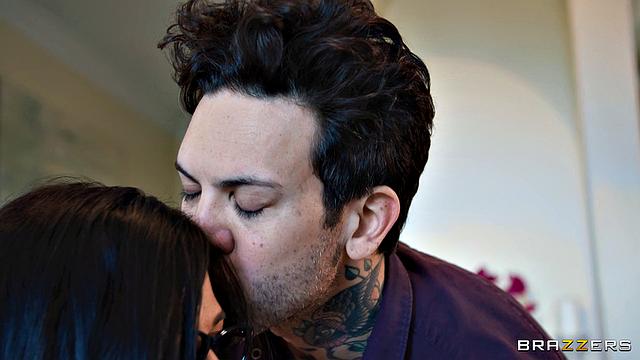 Big Naturals Headbanger Gets Rocker Cock