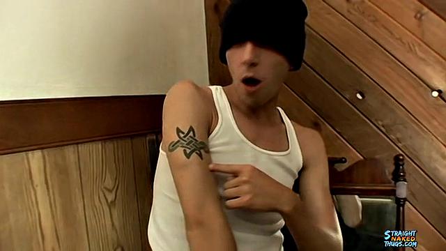 Аарон: мальчик с большим членом