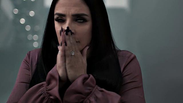 MILF stepmother fucked hard by big dick in wet pussy