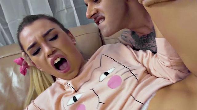 Dirty 21yo got smashed from behind after cocksucking