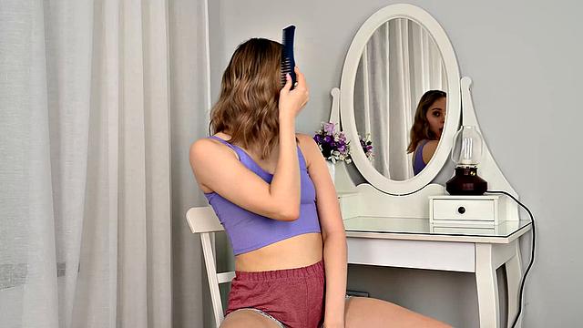 Horny Housewife Alice Murkovski Seduces