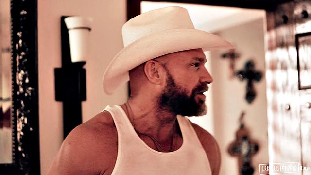 Жаркая страсть на гей-ранчо - Юлиуса затягивает интрига