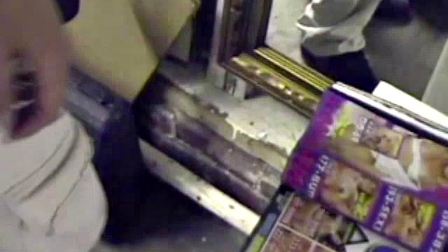 Джейден не сдерживает себя, дрочит до последней капли