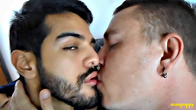 Hot Gay Kissing 46 - Sebastian Cums, Leo Blue