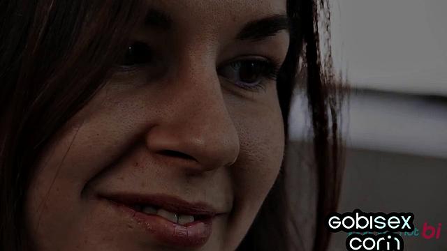 Roundbooty babe in doggystyle 3some