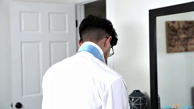 Stepmom's Black Dress - S3:E2