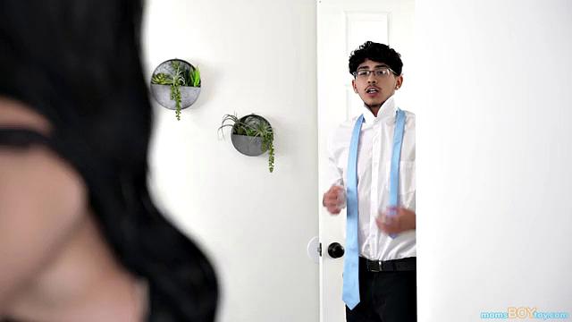 Stepmom's Black Dress - S3:E2