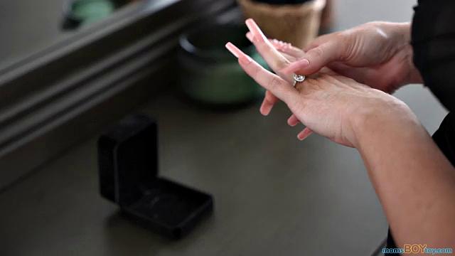 Stepmom's Black Dress - S3:E2