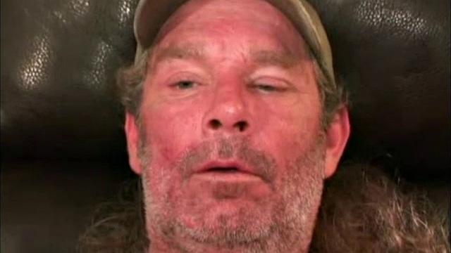 Майк дрочит зрелого парня и ловит горячий финиш на камеру в гей-встрече второй раз подряд.