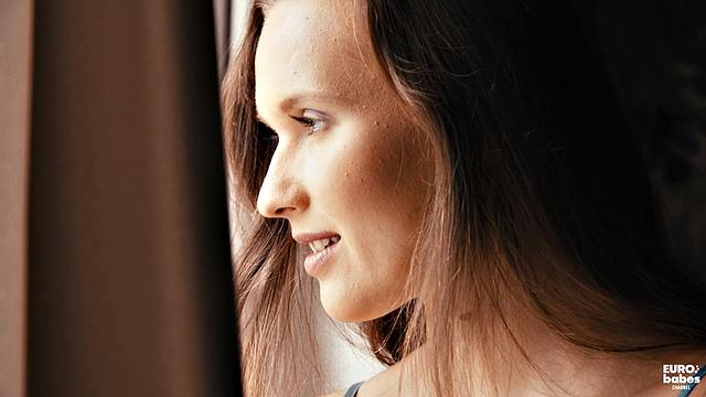 Утренняя нега: Vince Karter лижет зрелую Stacy Cruz и заливает грудь спермой после жаркого траха в ногах и сквирта от удовольствия.