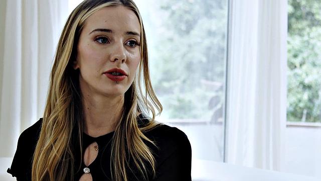 Stunning Lesbo babes fingering a MILF