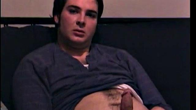 Качок Скотт дрочит, а болельщики завидуют молча