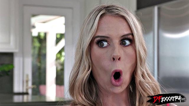 выбери любую дырку у зрелой - трахай по полной