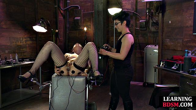 BDSM Lesbian pussytoying her GF