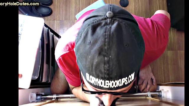 Gloryhole DILF deepthroats black cock in homemade video