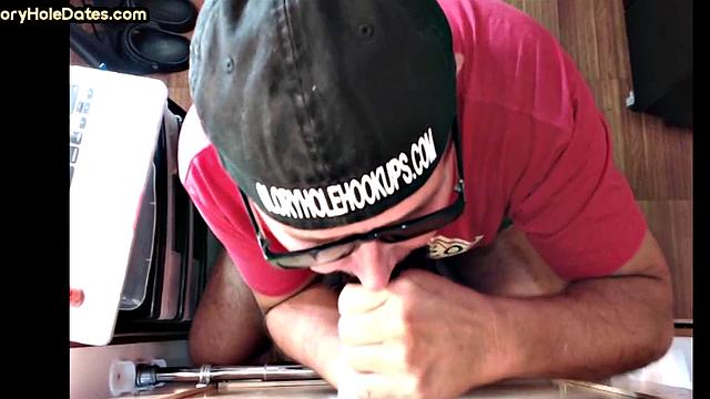 Gloryhole DILF deepthroats black cock in homemade video