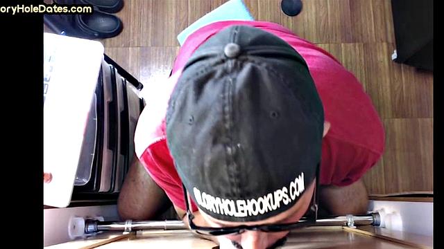 Gloryhole DILF deepthroats black cock in homemade video
