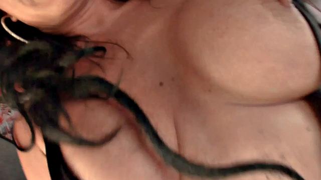 MILF smashed by big white dick in outdoor 3some