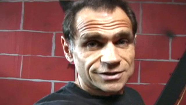 Блондинку в чулках жестко связывают и мучают током