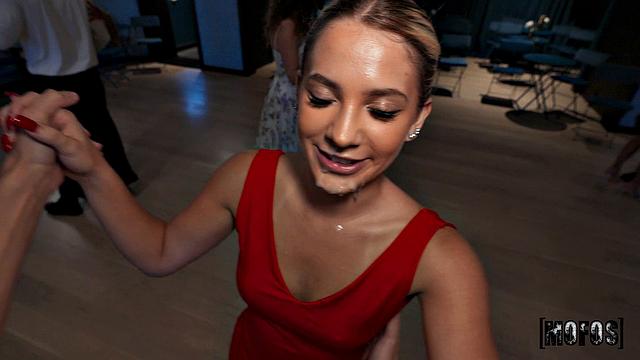 Похотливый бал в зале: Parker Ambrose и Becky Summer не тянут с танцами, сразу трахаются на паркете.