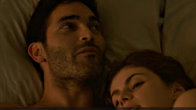 Александра Даддарио сбрасывает белье и забывает про съёмочную группу