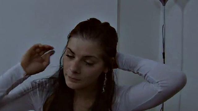 две доминантные дамы трахают сисси страпоном