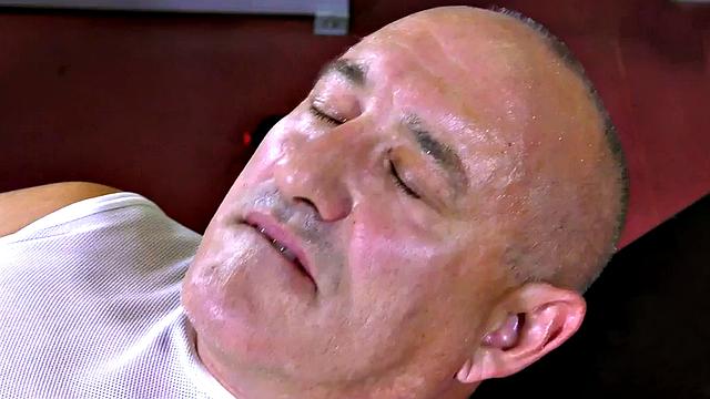 Coaching grandpa fucks petite 19yo slut in missionary