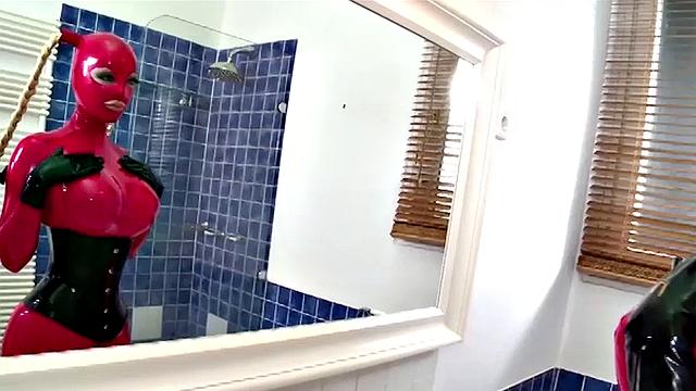 Latex Lucy at LatexPussyCats!