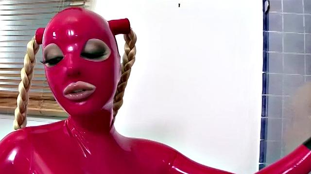 Latex Lucy at LatexPussyCats!