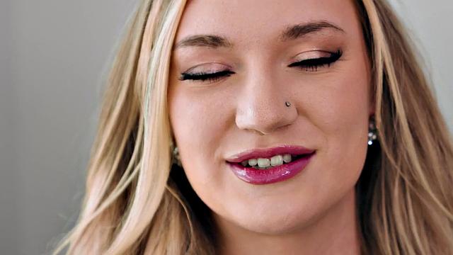 Classy housewife cockriding