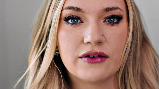 Classy housewife cockriding