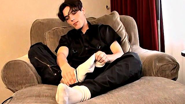 Big-Dicked David Solo Jerking - David Reed