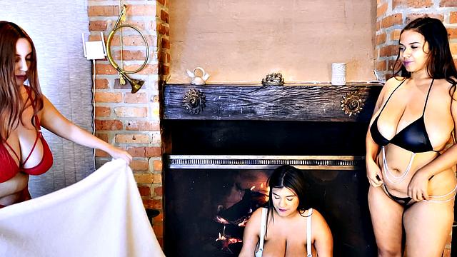 Mer, Angie, Bravo & Isa Gomez Play Kiss